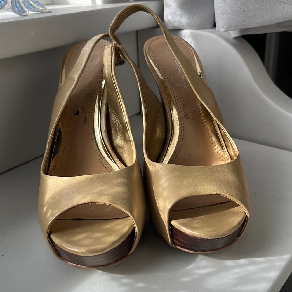 4.5” sling back peep toe gold/tan heels